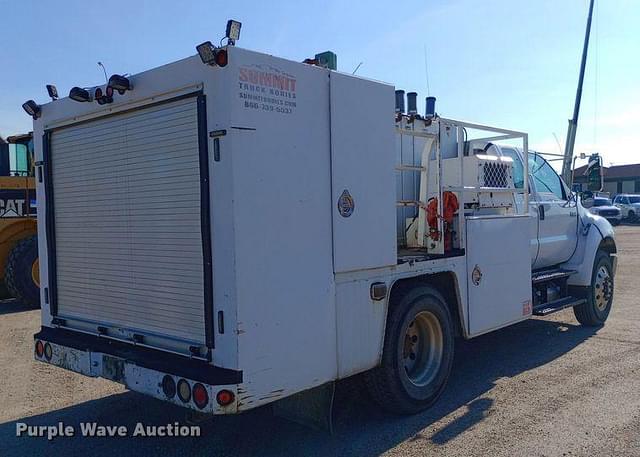 Image of Ford F-650 equipment image 4