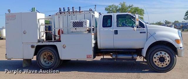 Image of Ford F-650 equipment image 3