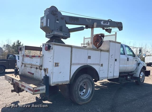 Image of Ford F-650 equipment image 4