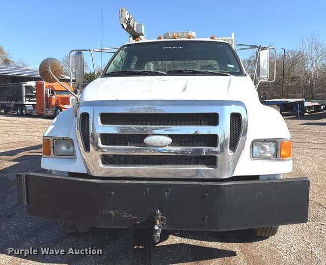 Image of Ford F-650 equipment image 1
