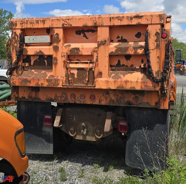 Image of Ford F-650 equipment image 4