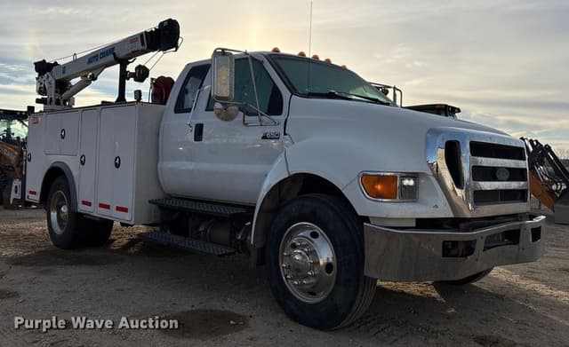 Image of Ford F-650 equipment image 2