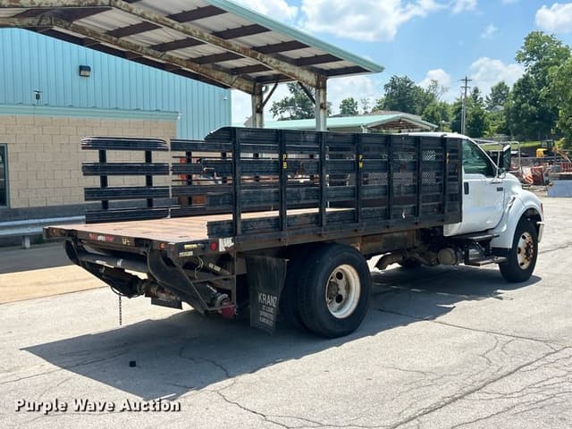 Image of Ford F-650 equipment image 4