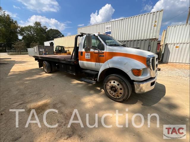 Image of Ford F-750 equipment image 2