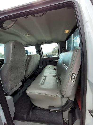 Image of Ford F-750 equipment image 3