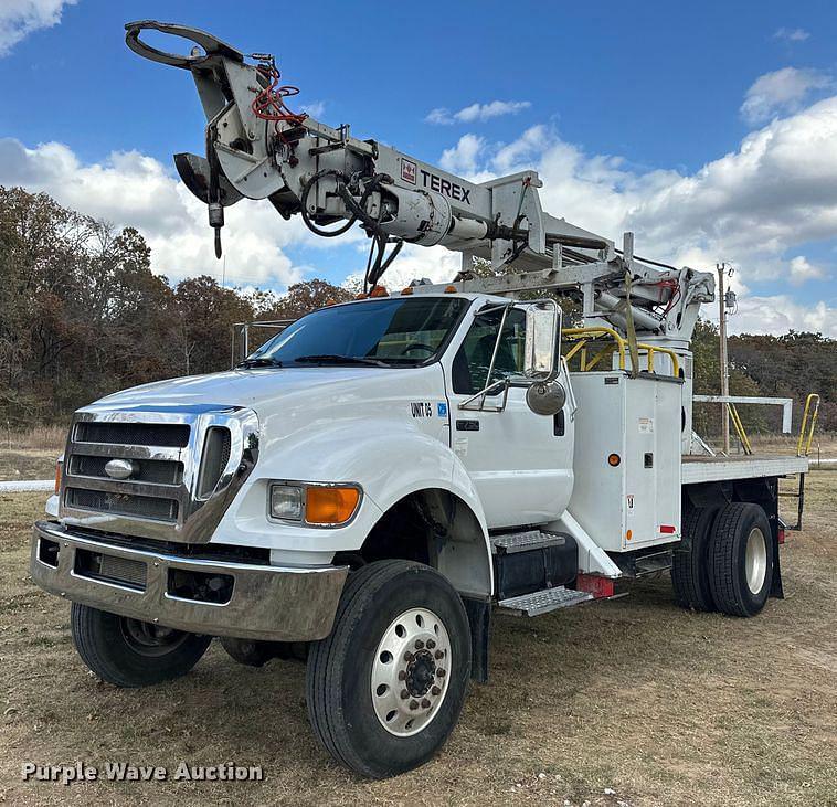 Image of Ford F-750 Primary image