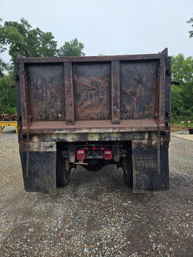 Image of Ford F-750 equipment image 3