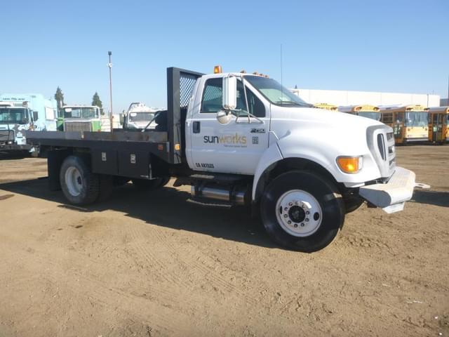 Image of Ford F-750 equipment image 1
