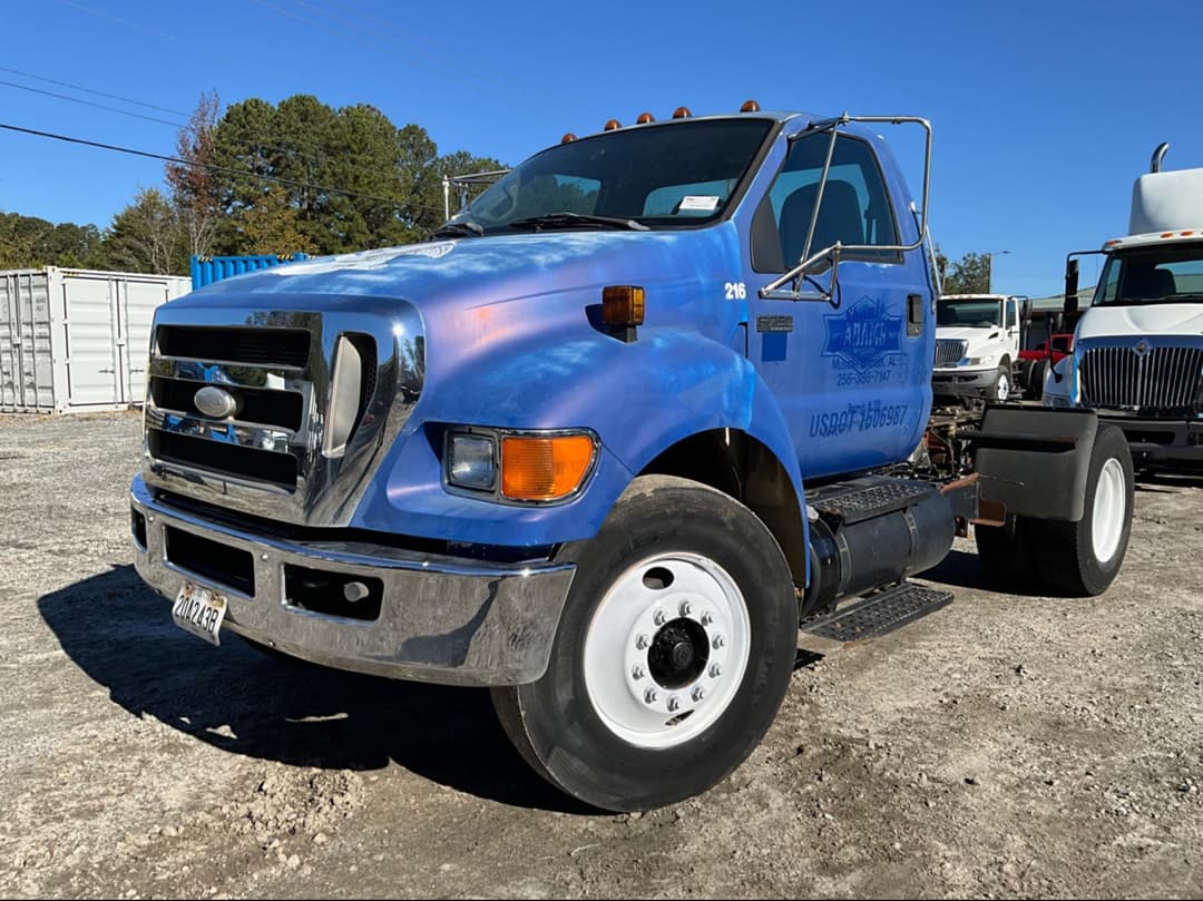 Image of Ford F-750 Primary image