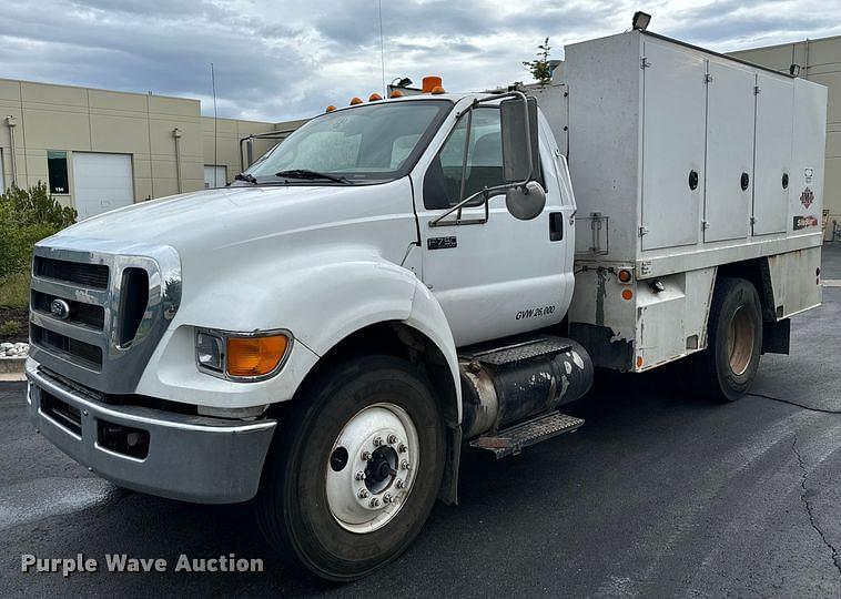 Image of Ford F-750 Primary image