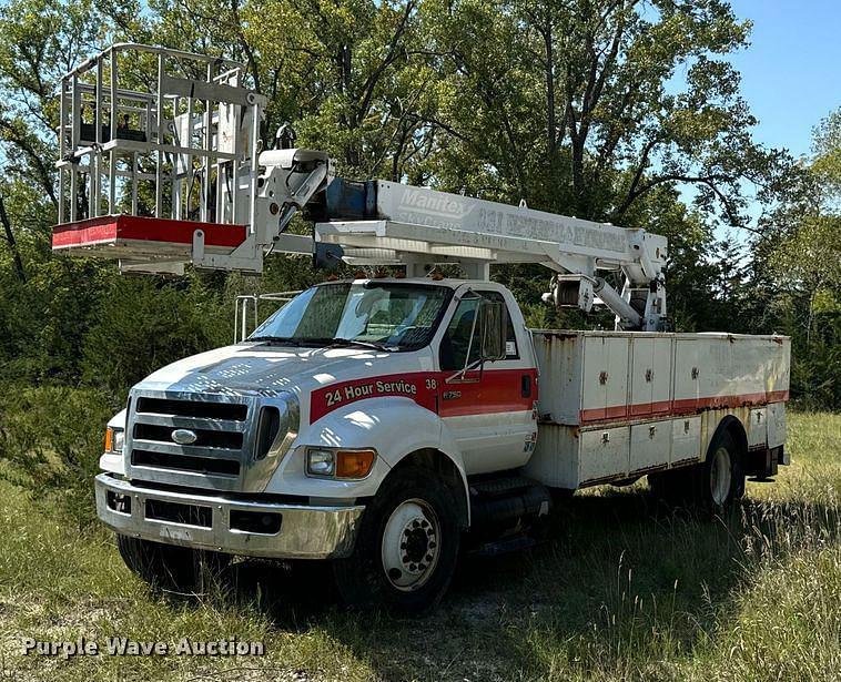 Image of Ford F-750 Primary image