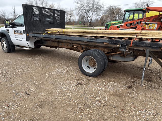 Image of Ford F-450 equipment image 3