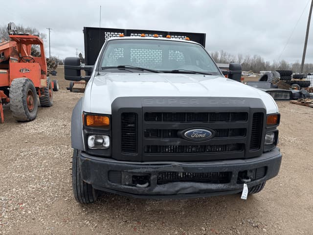 Image of Ford F-450 equipment image 4