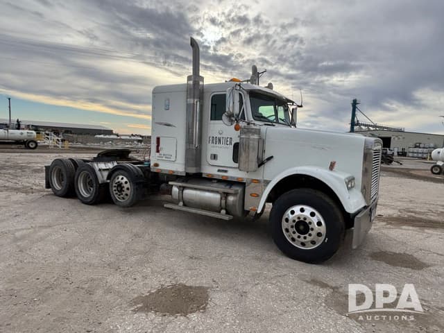 Image of Freightliner 120 equipment image 1