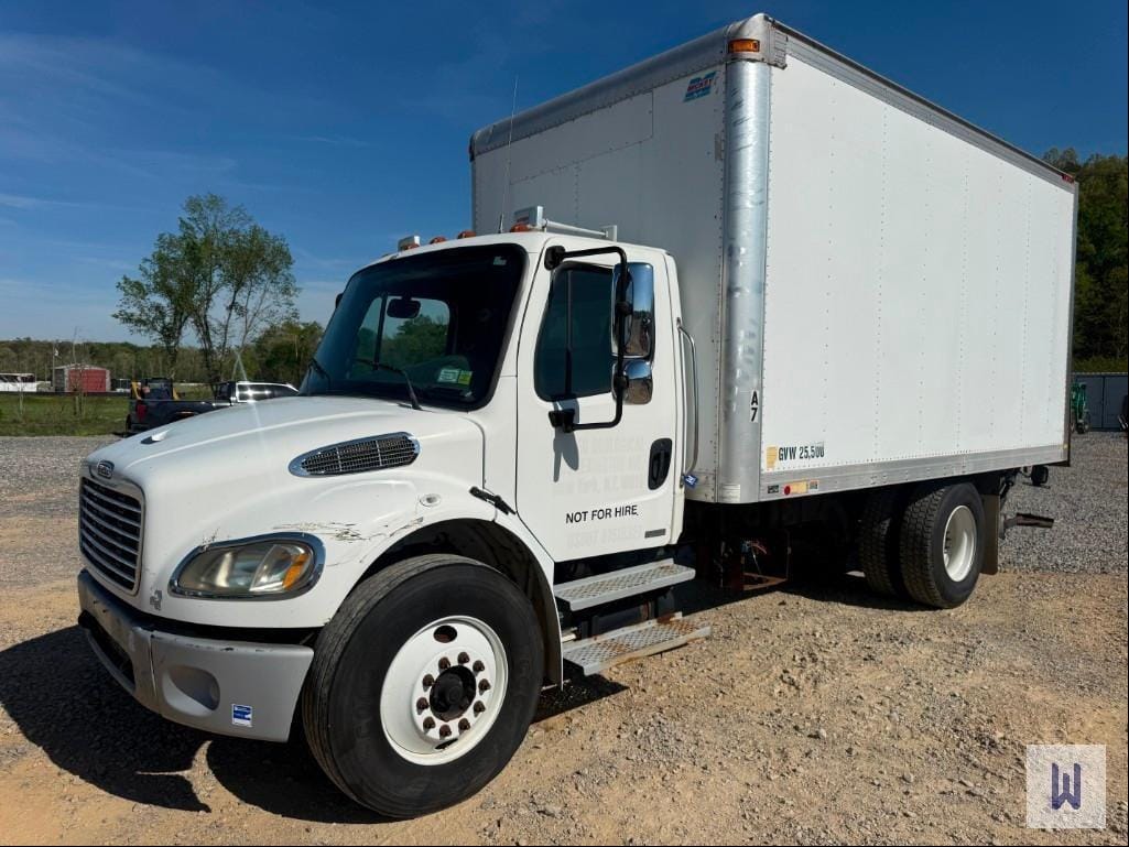 2008 Freightliner Business Class M2 106 Equipment Image0