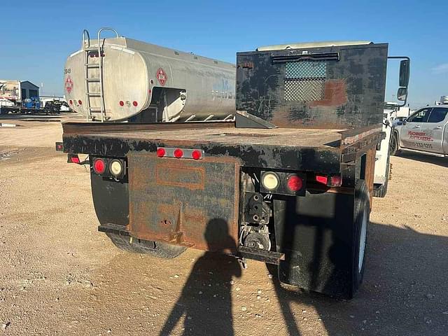 Image of Freightliner Business Class M2 106 equipment image 2