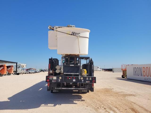 Image of Freightliner Business Class M2 equipment image 3
