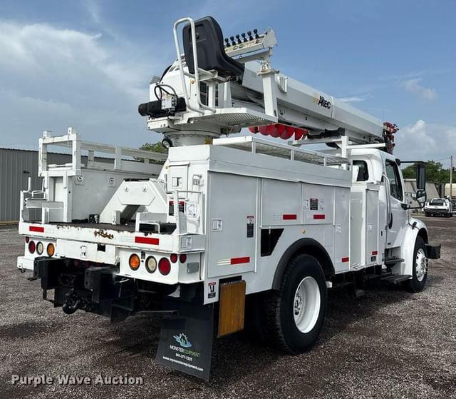 Image of Freightliner Business Class M2 equipment image 4