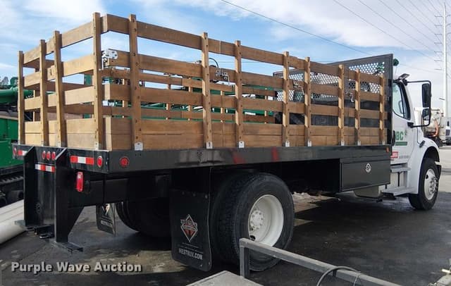 Image of Freightliner Business Class M2 equipment image 4