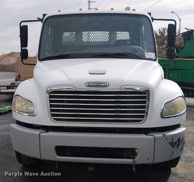 Image of Freightliner Business Class M2 equipment image 1