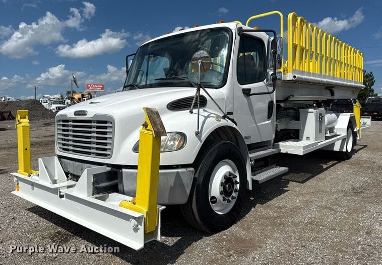 2008 Freightliner Business Class M2 Equipment Image0