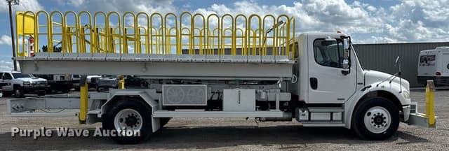 Image of Freightliner Business Class M2 equipment image 3