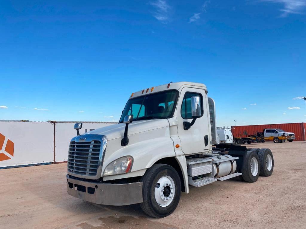 Image of Freightliner Cascadia 125 Primary image