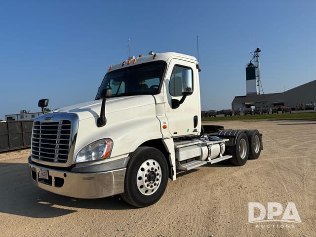 Image of Freightliner Cascadia equipment image 1