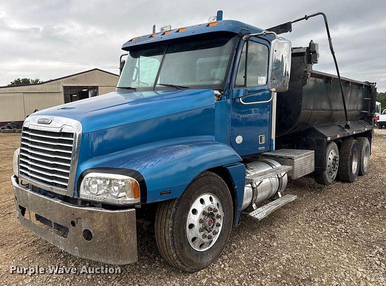 Image of Freightliner Century Class S/T Primary image