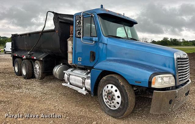 Image of Freightliner Century Class S/T equipment image 2