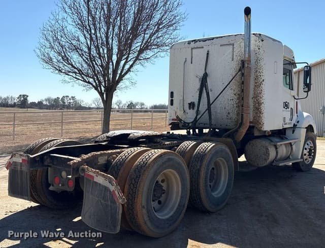 Image of Freightliner CL120 equipment image 4