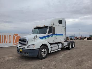 Main image Freightliner Columbia 120