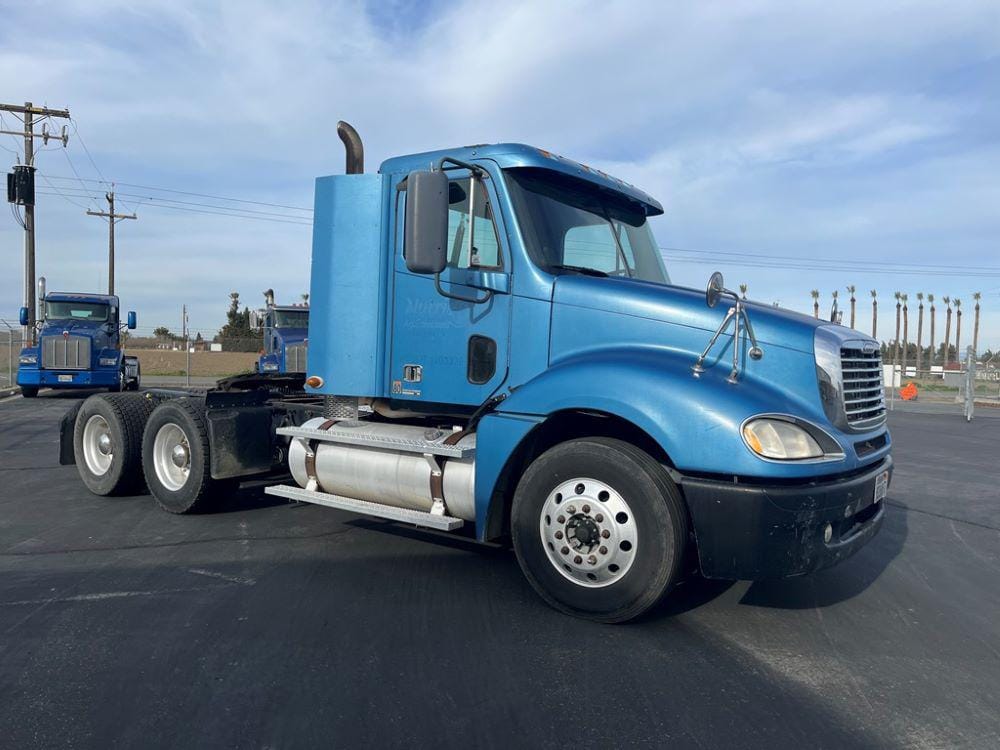 Main image Freightliner Columbia