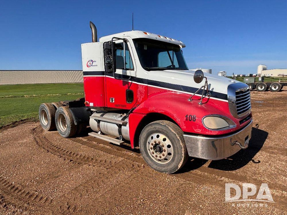 Image of Freightliner Columbia Primary image