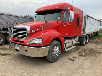 Main image Freightliner Columbia