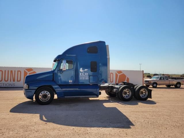 Image of Freightliner Columbia equipment image 1