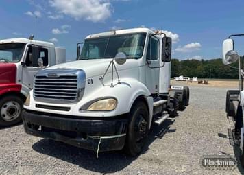 Main image Freightliner Columbia