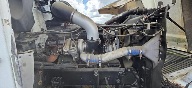Image of Freightliner FLD120 equipment image 1