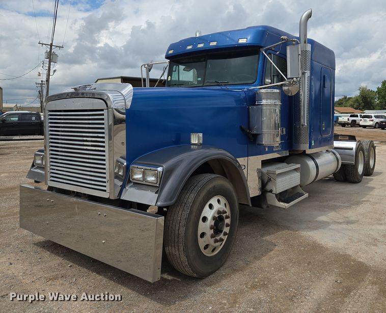 Image of Freightliner FLD132 Primary image