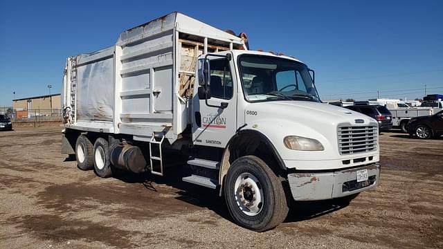 Image of Freightliner M2 106 equipment image 1