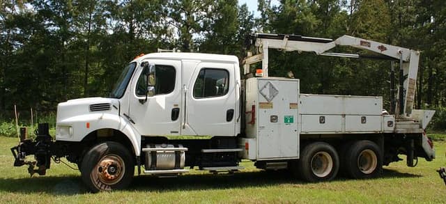 Image of Freightliner Business Class M2 equipment image 3