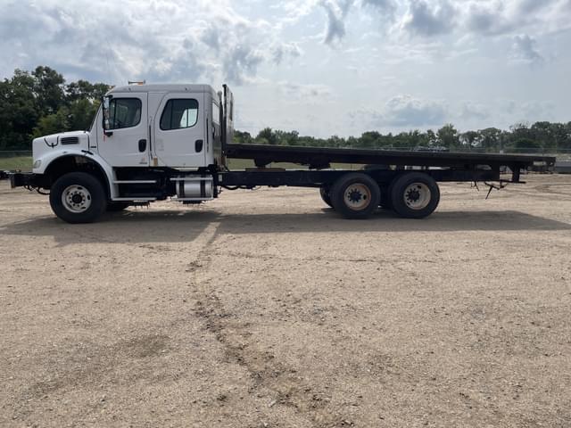 Image of Freightliner M2 equipment image 1