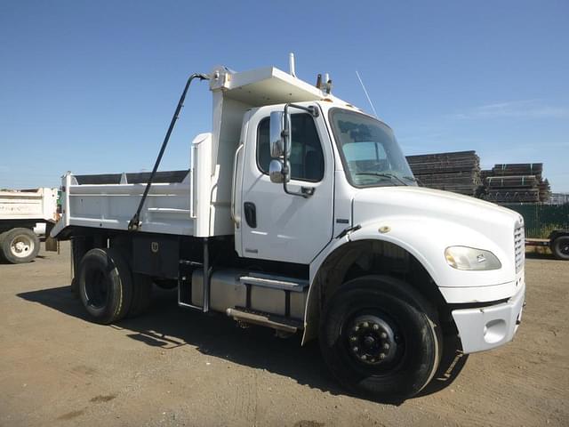 Image of Freightliner M2 equipment image 1