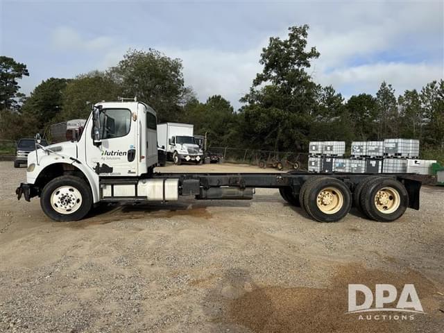 Image of Freightliner M2 equipment image 1