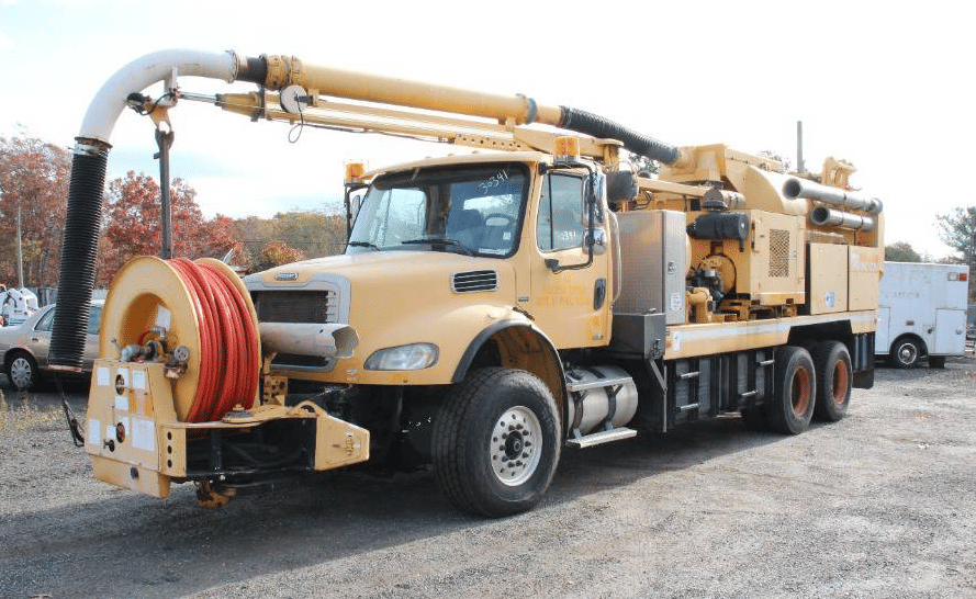 Main image Freightliner M2112V