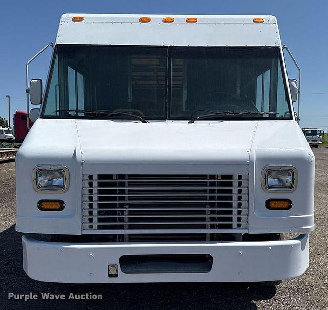 Image of Freightliner MT45 equipment image 1