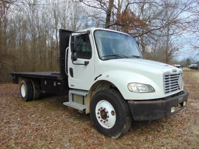 Image of Freightliner Business Class M2 equipment image 2