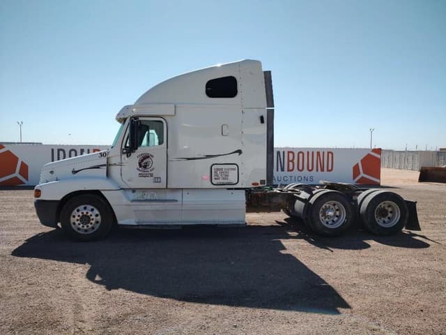 Image of Freightliner ST120 equipment image 1