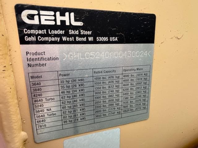 Image of Gehl 5240 equipment image 4