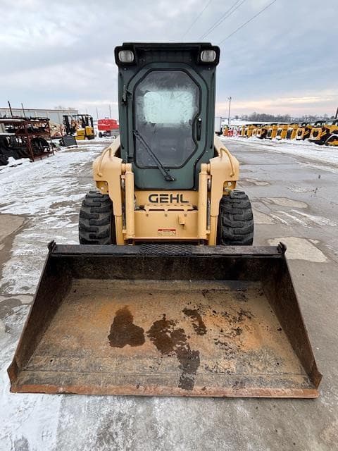 Image of Gehl 5240 equipment image 1